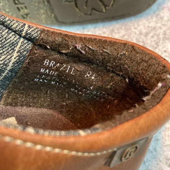 Size 8 retro inspired 70’s style leather Report leather chukkas. Gum soles Fc 2 - Picture 7 of 7